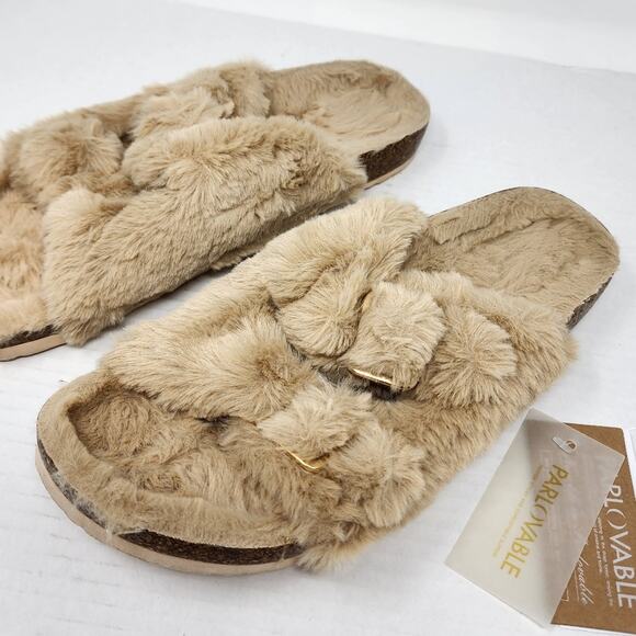Fluffy Cozy Faux Fur Camel Slippers Gold Buckle Women's Size 9-10 New in Box - Picture 7 of 16